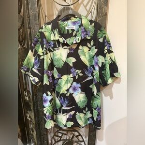 Tommy Bahama men’s tropical print button down short sleeve shirt. XXL